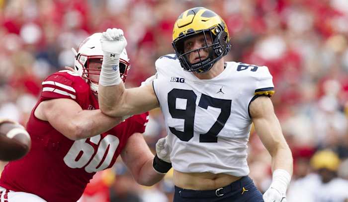 Aidan Hutchinson 2021 Michigan USATSI_16876705